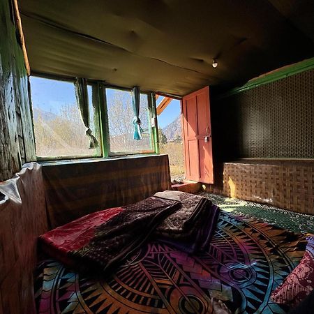 Отель Hippy Hyde Kalga Kalgha Экстерьер фото